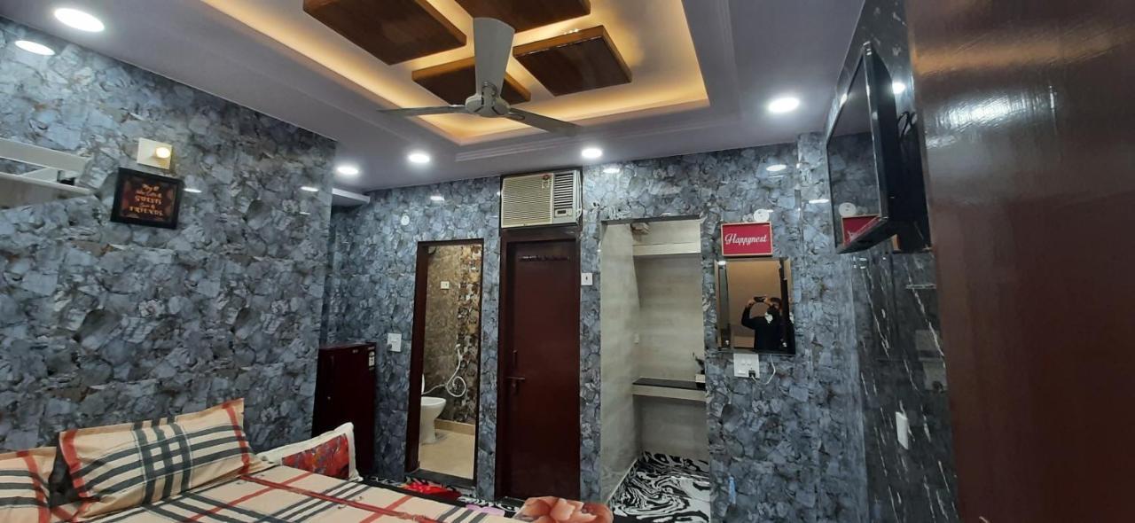 Aggarwal Luxury Room With Private Kitchen Washroom And Balcony Along With Fridge, Ac, Android Tv, Wifi In Main Lajpat Nagar Νέο Δελχί Εξωτερικό φωτογραφία