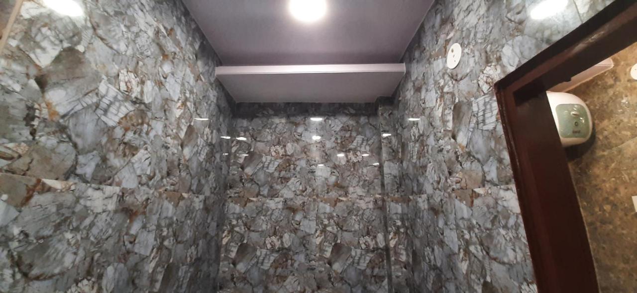 Aggarwal Luxury Room With Private Kitchen Washroom And Balcony Along With Fridge, Ac, Android Tv, Wifi In Main Lajpat Nagar Νέο Δελχί Εξωτερικό φωτογραφία
